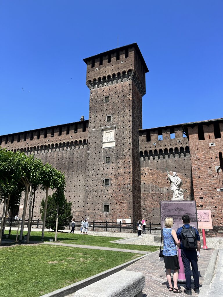 Castello Sforzesco - zamek Sforzów w Mediolanie