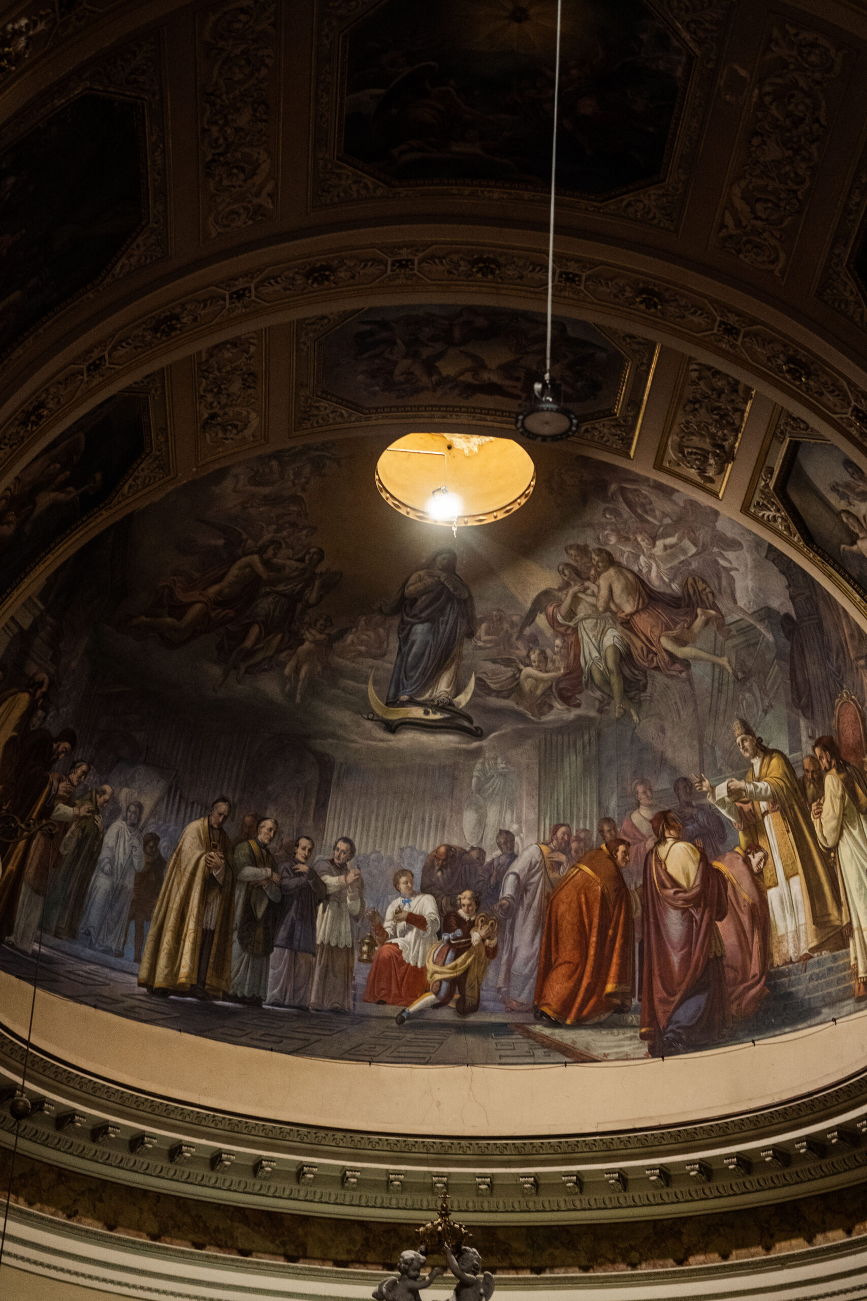 Wnętrzne kościoła Chiesa di Santa Maria Immacolata delle Grazie, Bergamo Città Bassa (https://travelandeatpasta.com)