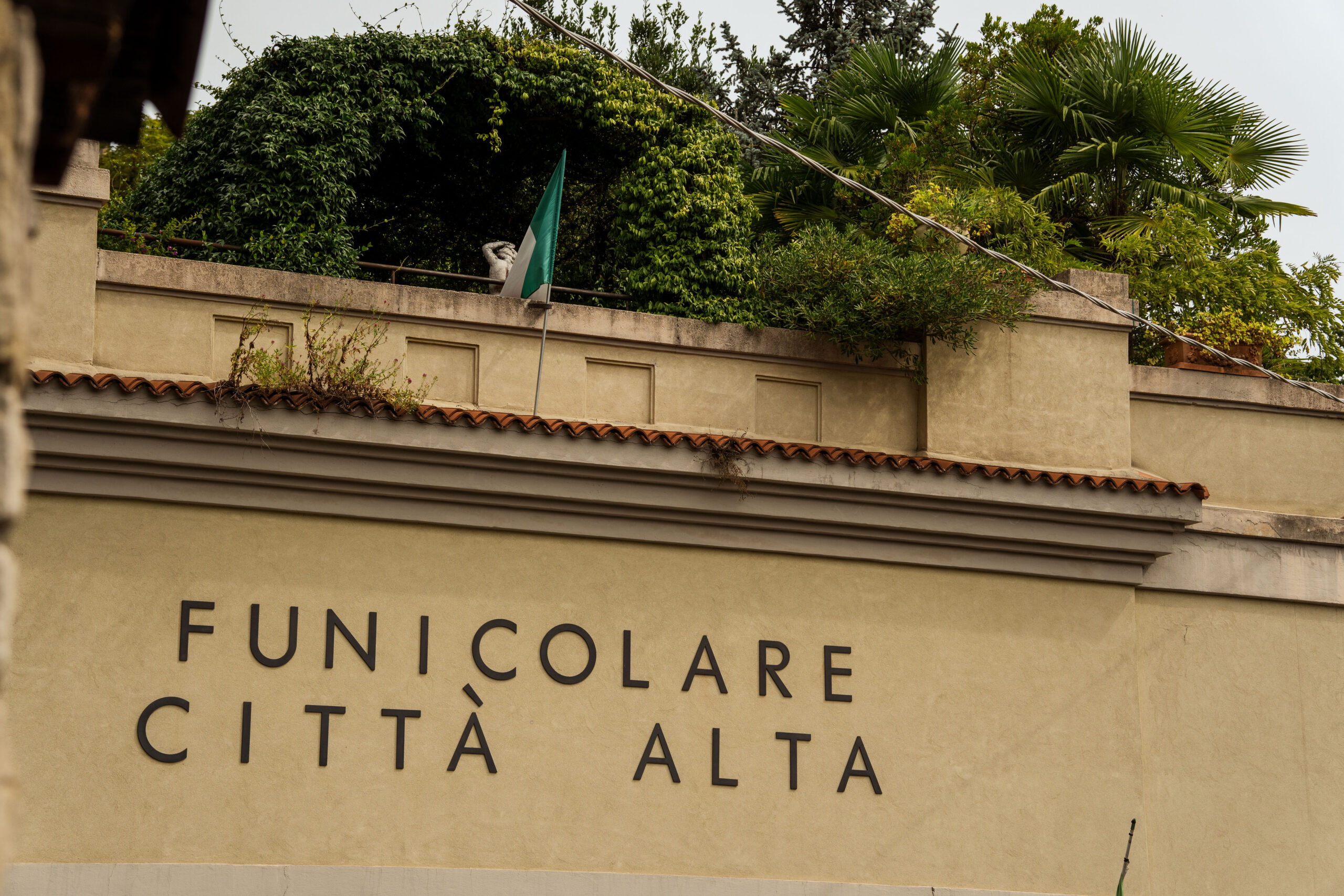 Funicolare Città Alta - kolejka łączące Bergamo Dolne i Górne (https://travelandeatpasta.com)