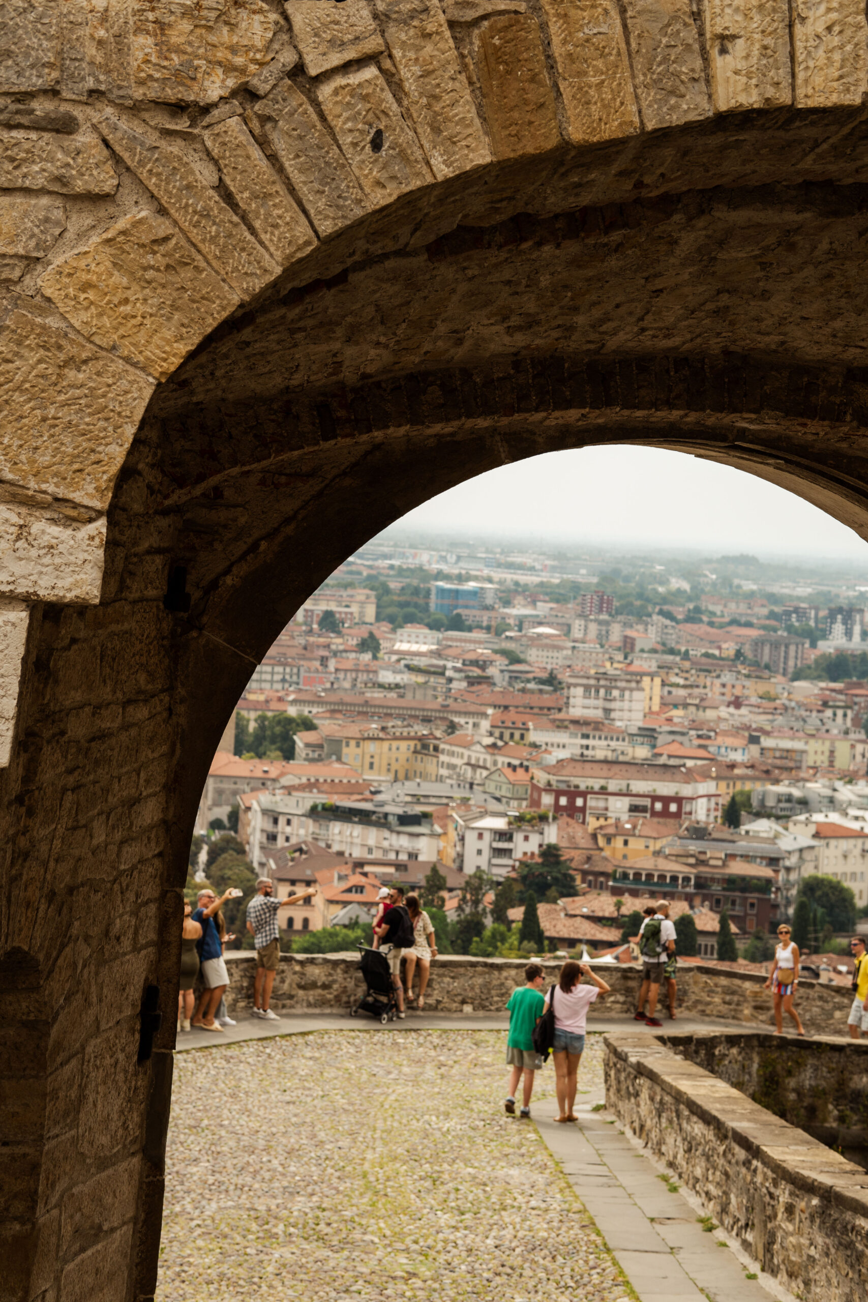 Porta San Giacomo przy wejściu do Górnego Miasta - Città Alta, Bergamo
