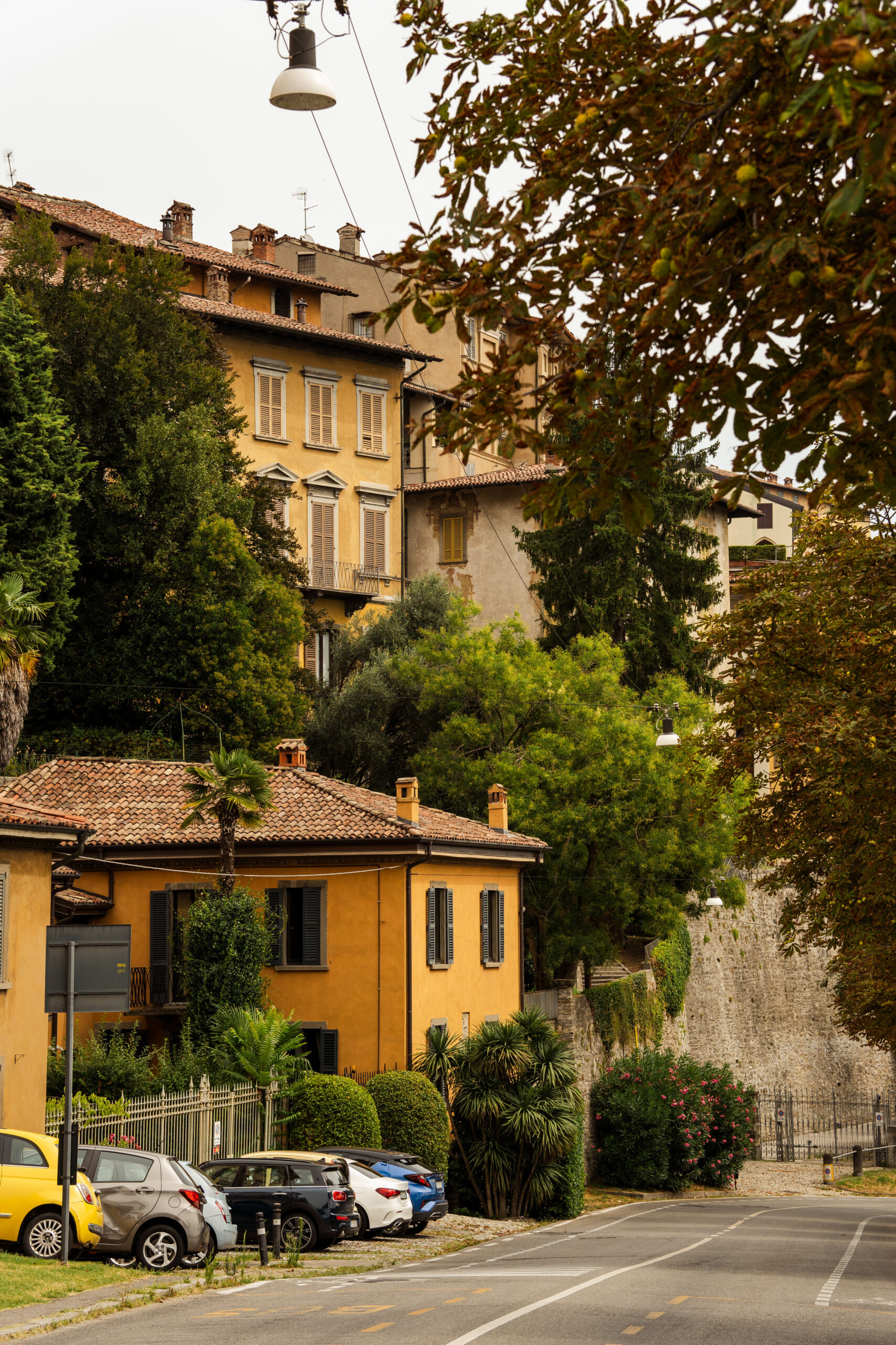 Początek Città Alta, Bergamo, okolica przy Porta San Giacomo