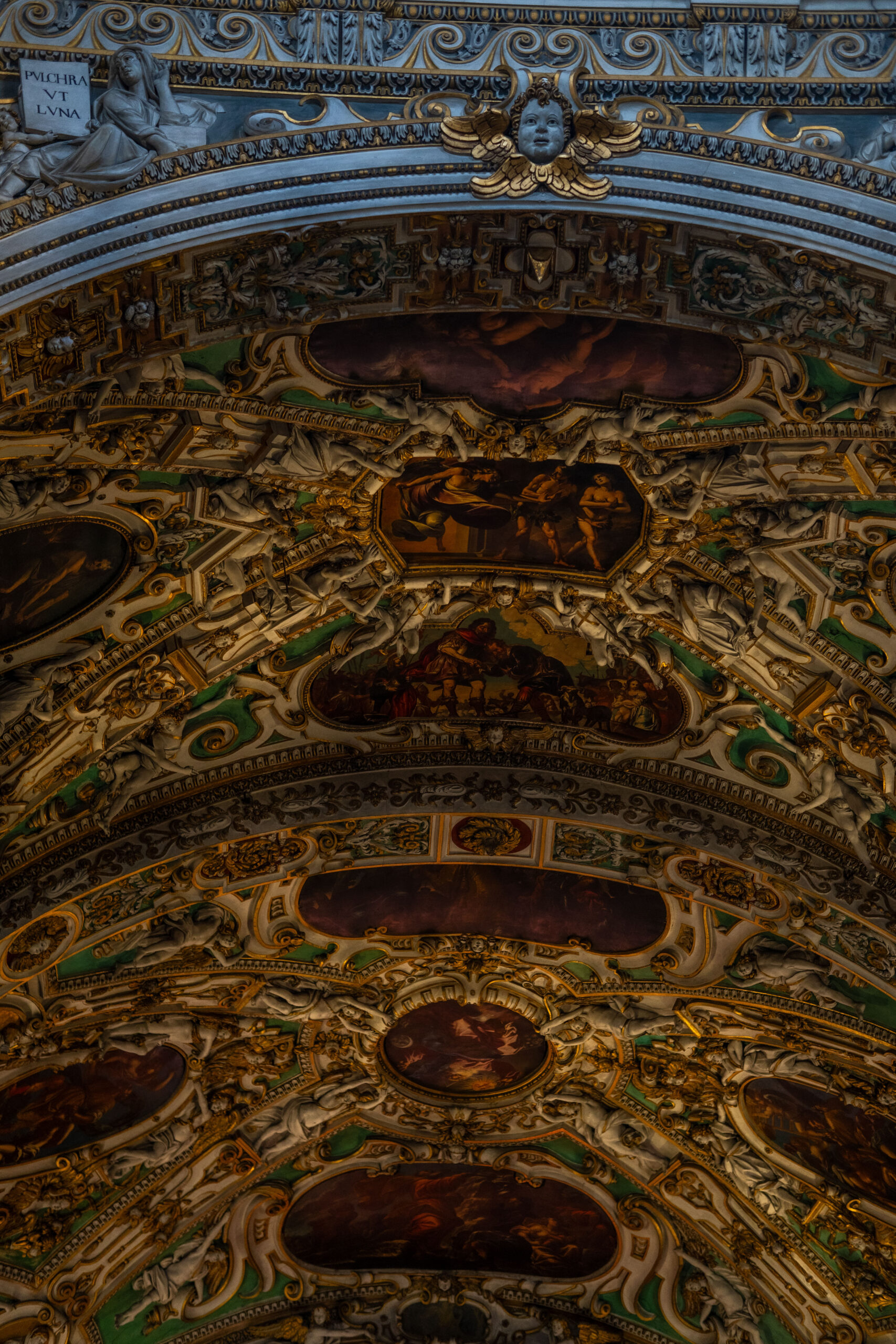 Wnętrze Bazyliki Santa Maria Maggiore w Bergamo