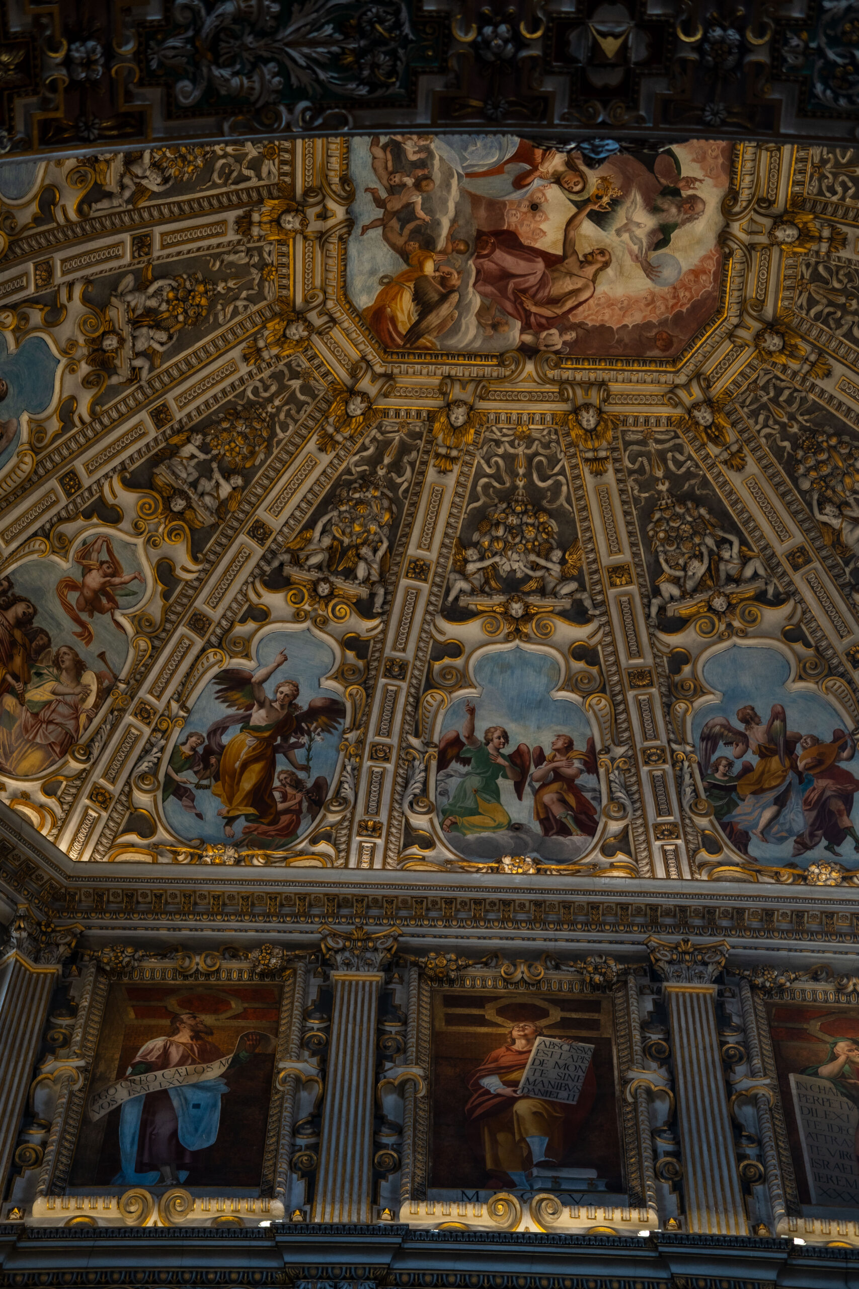 Wnętrze Bazyliki Santa Maria Maggiore w Bergamo